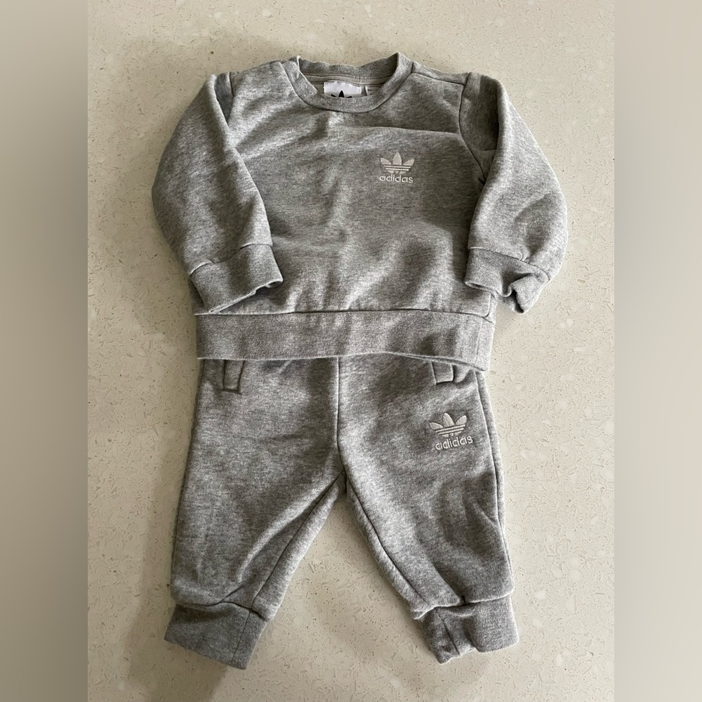 Adidas ADICOLOR CREW SET Sweatsuit size 3-6 months